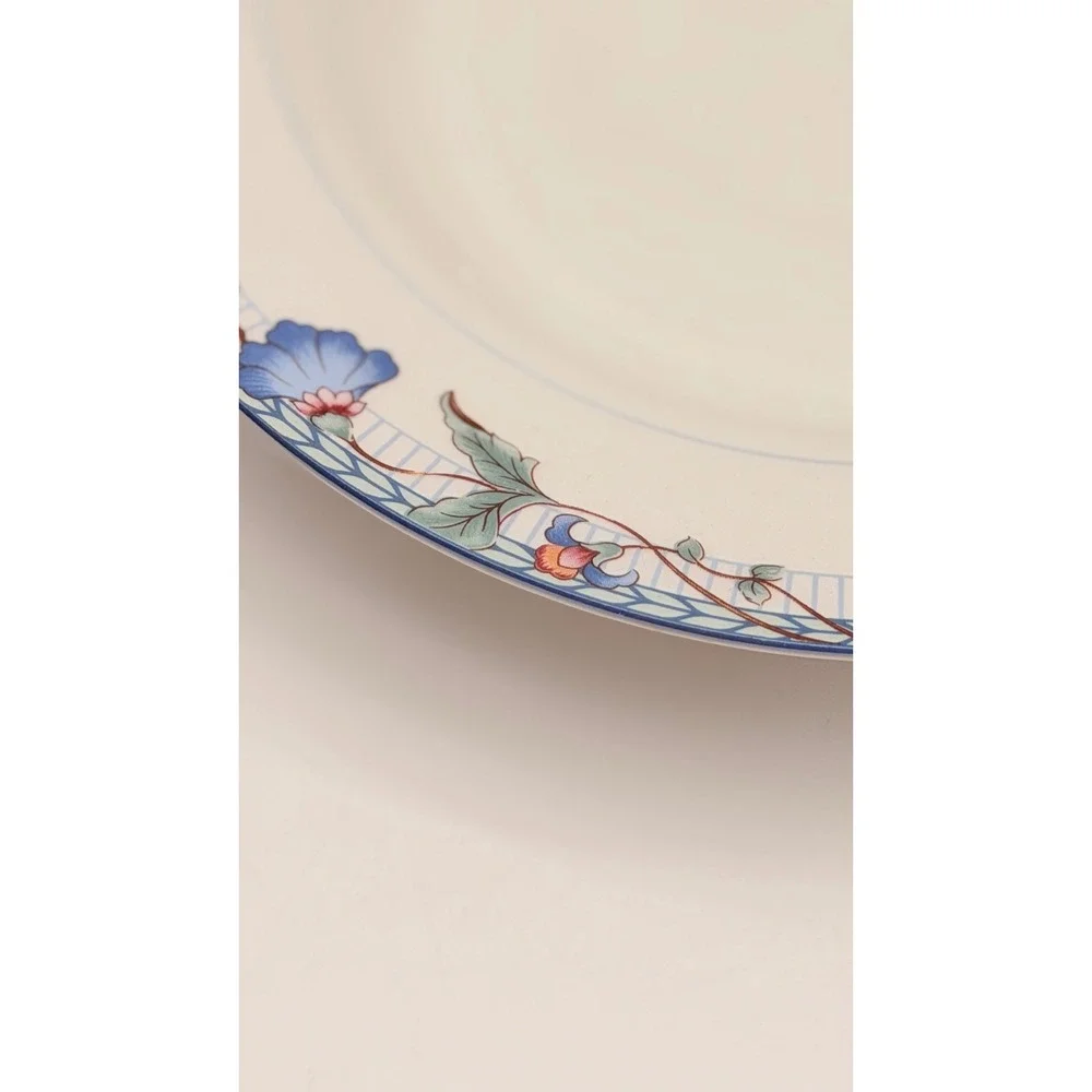 Oneida Blue Lattice Fine Porcelain 8 Inch Dinner Soup Bowls Set of 2 Floral Rim
